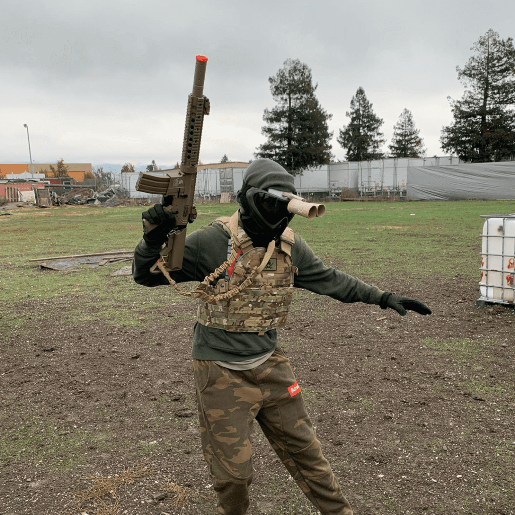 Male airsoft self equip player